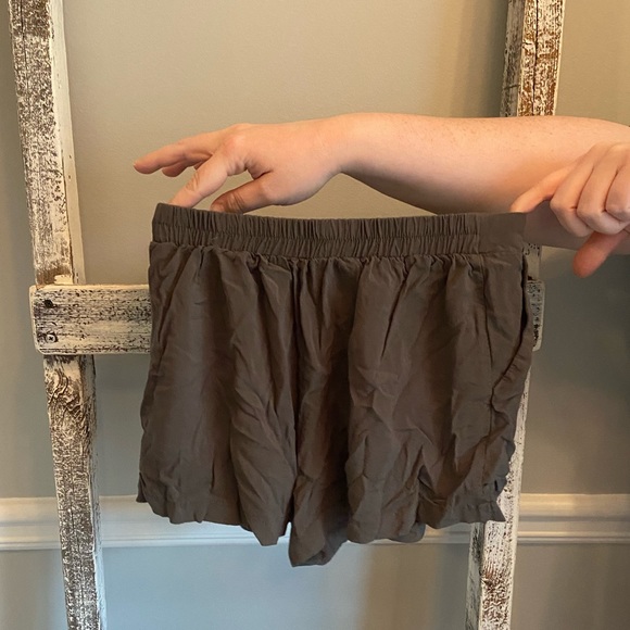 Forever21 Dress Shorts - Picture 3 of 3